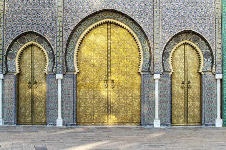 Morocco travel guide showing traditional Moroccan architecture